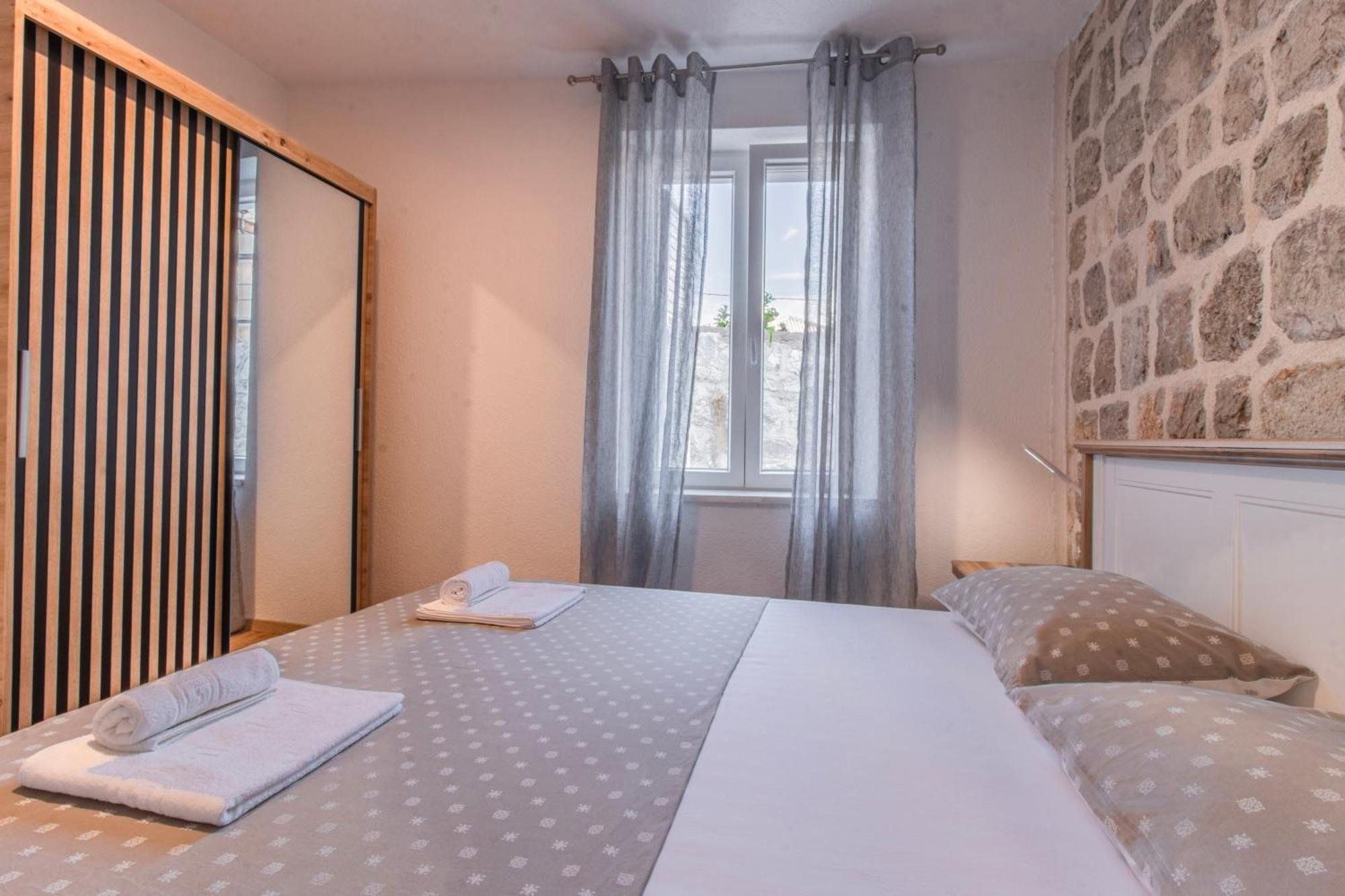 Apartments Florian Lopud Ngoại thất bức ảnh